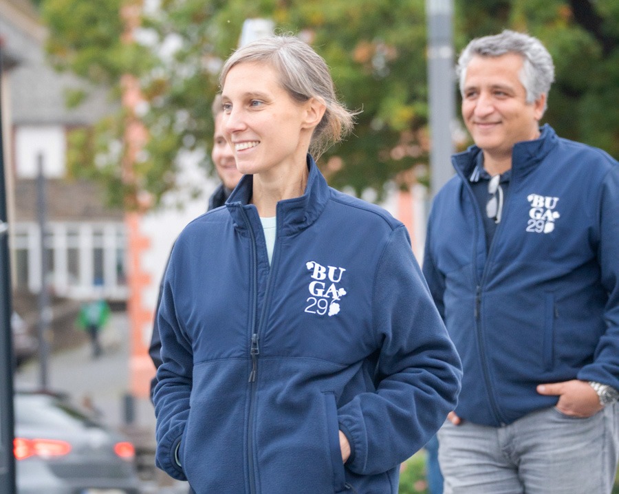 ROADSHOW-112_2 Drei BUGA-Mitarbeitende in BUGA-Jacken