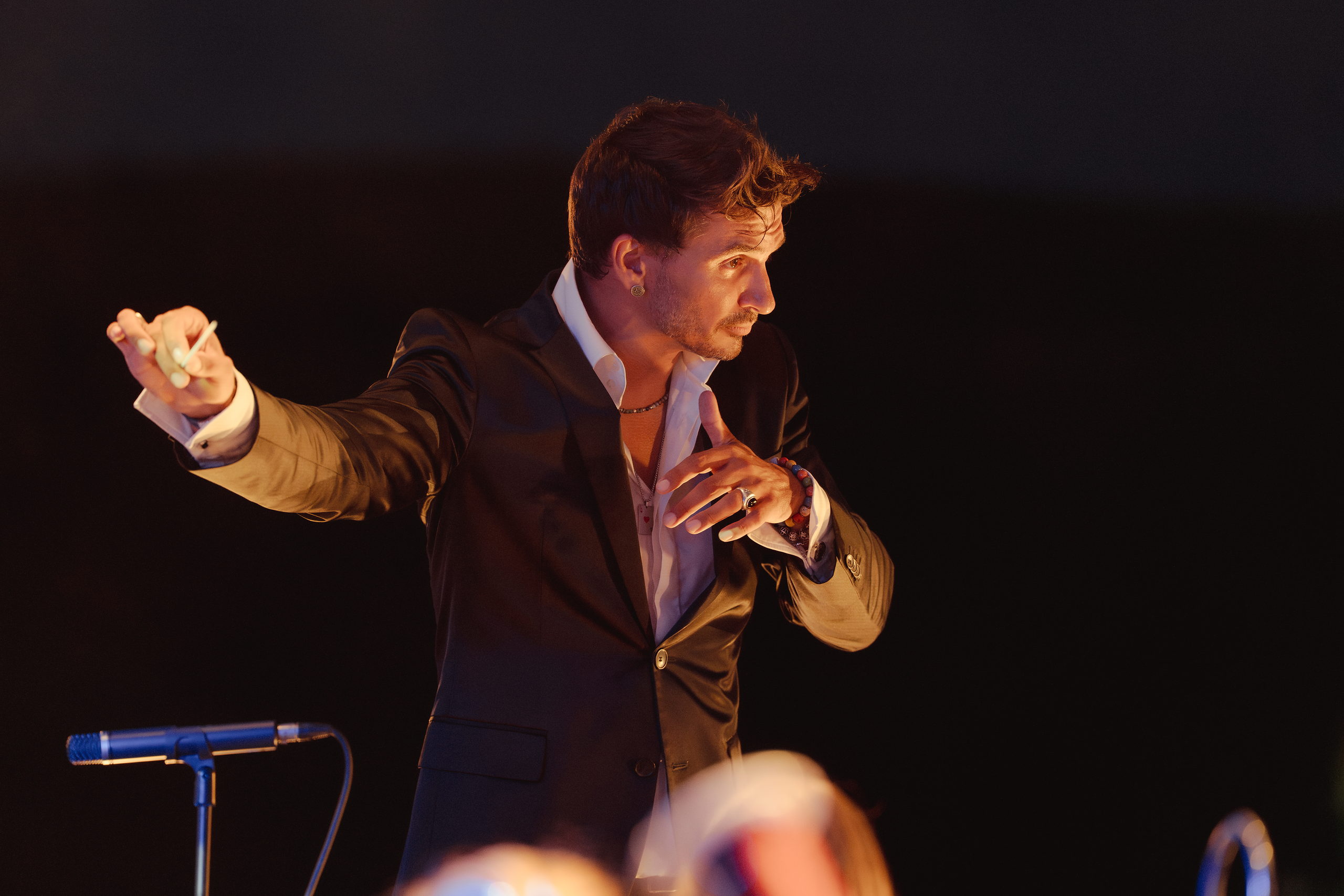 sliderimage-Mit voller Konzentration und Energie führt Sebastian Lastein das BUGA-Orchester durch den Abend bei Bella Maria Ruh 2026.
Foto: Linda Deutsch